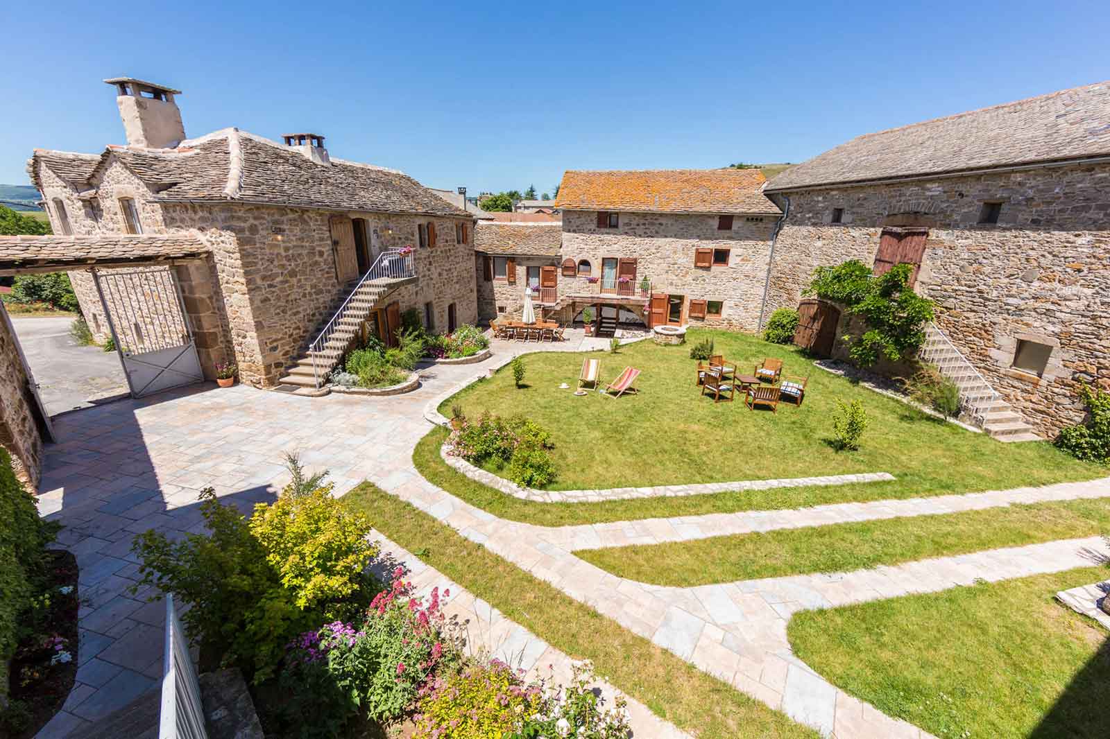 Les Caselles, chambres d'hôtes et Gîte près de Millau (Saint-Beauzély, Aveyron)