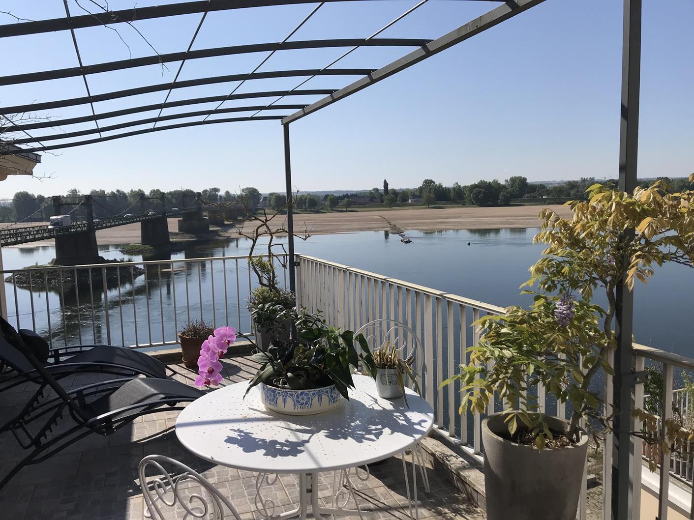 vue du 2nd, de la terrasse des chambres d'hôtes